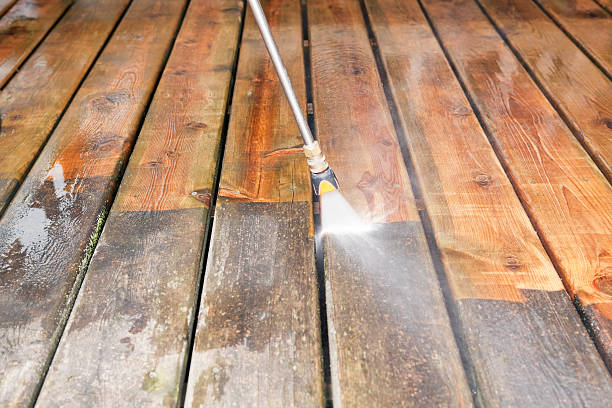 Best Gutter Cleaning  in Marinette, WI